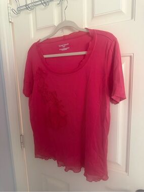 Karen Scott Hot Pink Short Sleeve Scoop Neck Top with Floral Appliqué